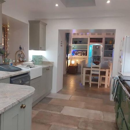 Big Fireplace Aga Hot Tub Wet Room Barn Garage Llanelli Eksteriør billede