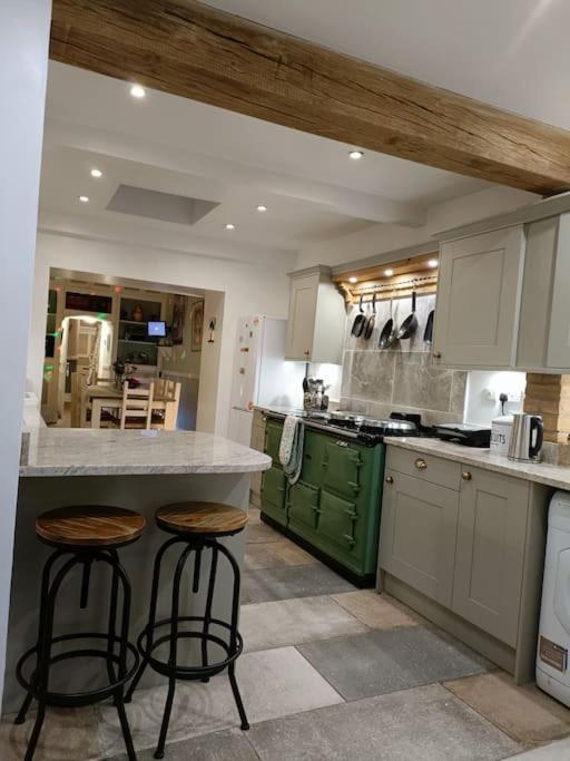 Big Fireplace Aga Hot Tub Wet Room Barn Garage Llanelli Eksteriør billede